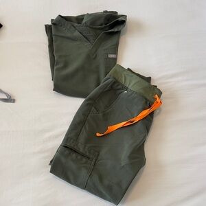 Figs Women’s Olive Set